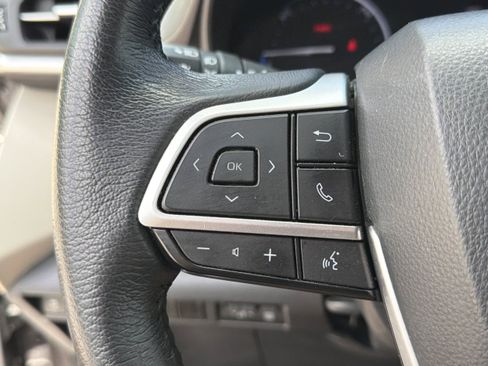 Certified 2024 Toyota Sienna XLE FWD image 22