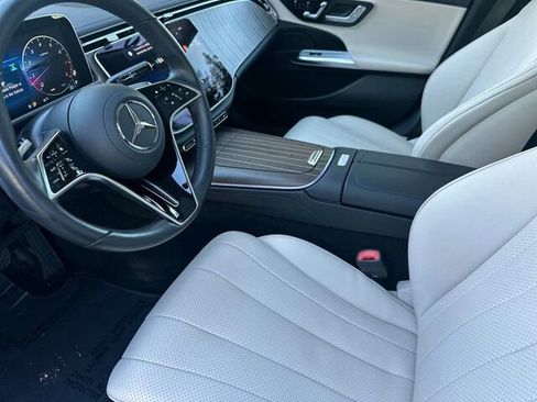 Used 2025 Mercedes-Benz E 350 Sedan image 11