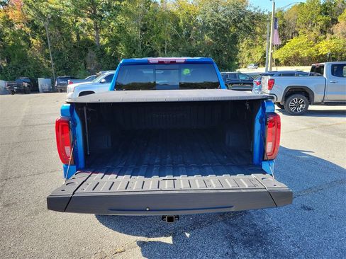 Used 2024 GMC Sierra 1500 AT4X image 10
