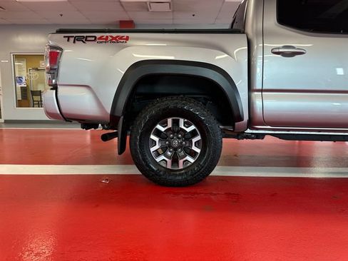 Used 2023 Toyota Tacoma TRD Off-Road w/ TRD Premium Off Road Package AWD/4WD image 29