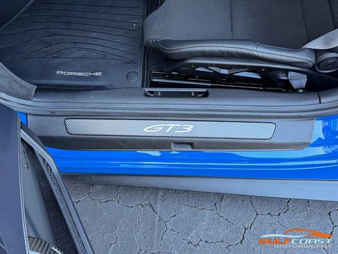 Used 2025 Porsche 911 GT3 RWD image 28