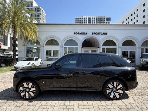 Used 2026 Rolls-Royce Cullinan AWD/4WD image 4