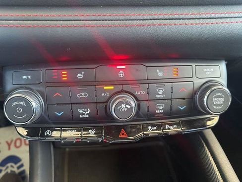 Certified 2024 Dodge Durango GT image 23