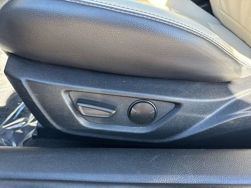 Used 2022 Ford Mustang Premium image 10