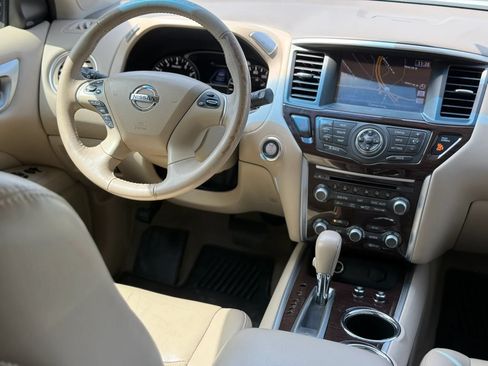 Used 2015 Nissan Pathfinder Platinum FWD image 15