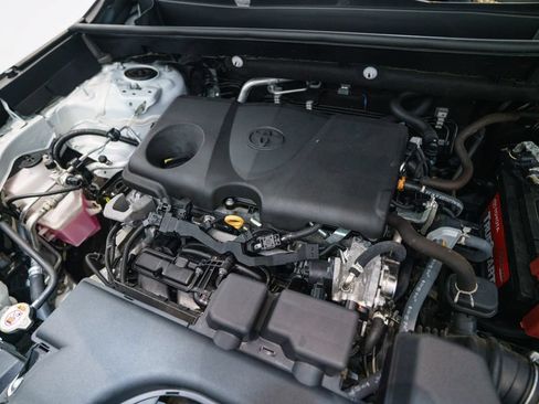Certified 2022 Toyota RAV4 LE AWD/4WD image 35