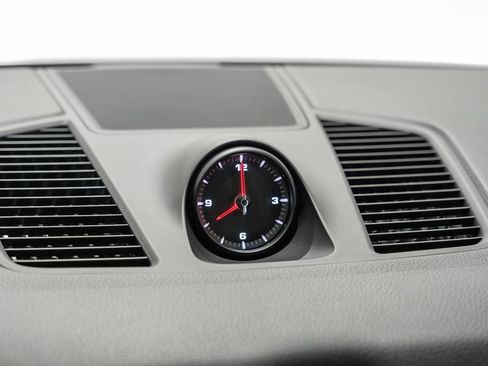 Used 2023 Porsche Cayenne image 25