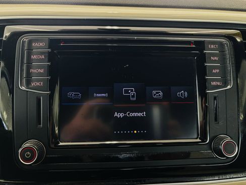 Used 2019 Volkswagen Beetle 2.0T Final Edition SEL FWD image 43