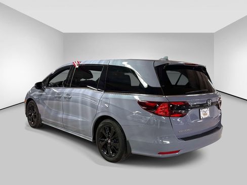 Used 2023 Honda Odyssey Sport image 3