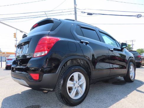 Used 2019 Chevrolet Trax LT w/ LT Convenience Package AWD/4WD image 26