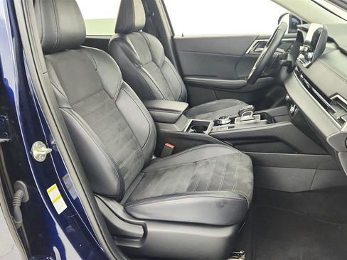 Used 2024 Mitsubishi Outlander FWD image 34