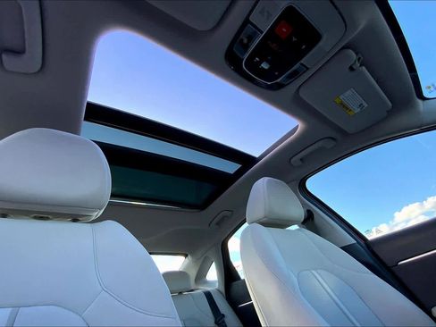 Used 2023 Hyundai Sonata SEL w/ Convenience Package image 12