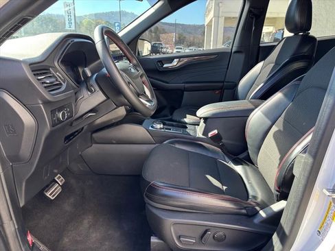 Used 2024 Ford Escape ST-Line image 9