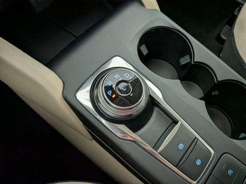 Used 2020 Ford Escape SE FWD image 18