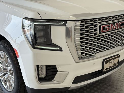 Used 2021 GMC Yukon Denali w/ Advanced Technology Package AWD/4WD image 11