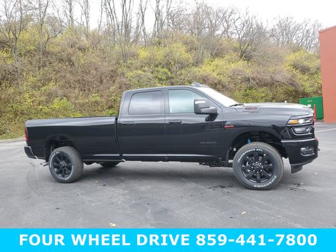 New 2026 RAM 2500 Big Horn AWD/4WD image 3