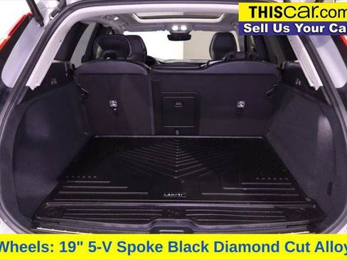 Used 2025 Volvo XC60 B5 Plus AWD/4WD image 27