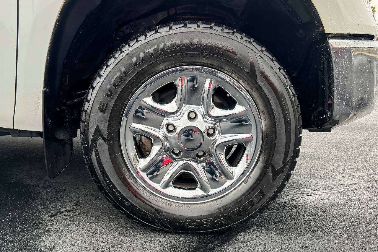 Used 2019 Toyota Tundra SR5 AWD/4WD image 12
