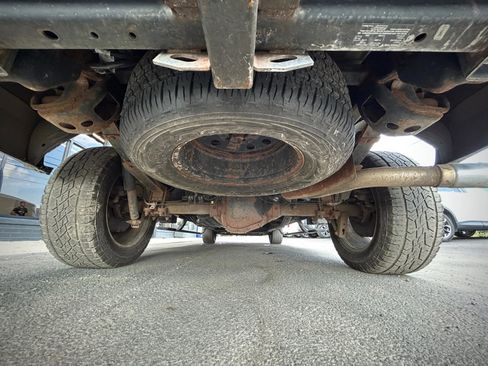 Used 2016 Ford F150 Platinum w/ Equipment Group 701A Luxury image 34