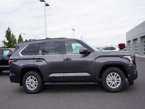 New 2026 Toyota Sequoia SR5 AWD/4WD image 4