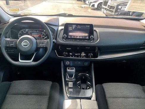 Certified 2021 Nissan Rogue SV image 14