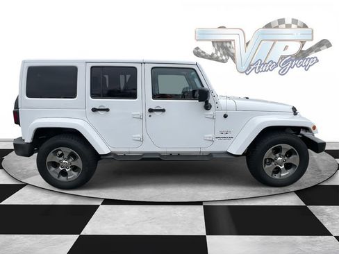 Certified 2017 Jeep Wrangler Unlimited Sahara w/ Dual Top Group image 3