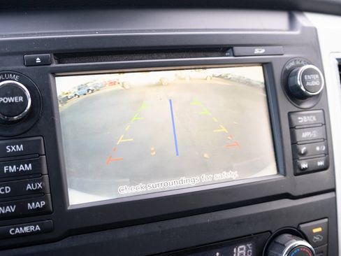 Used 2017 Nissan Titan S image 4