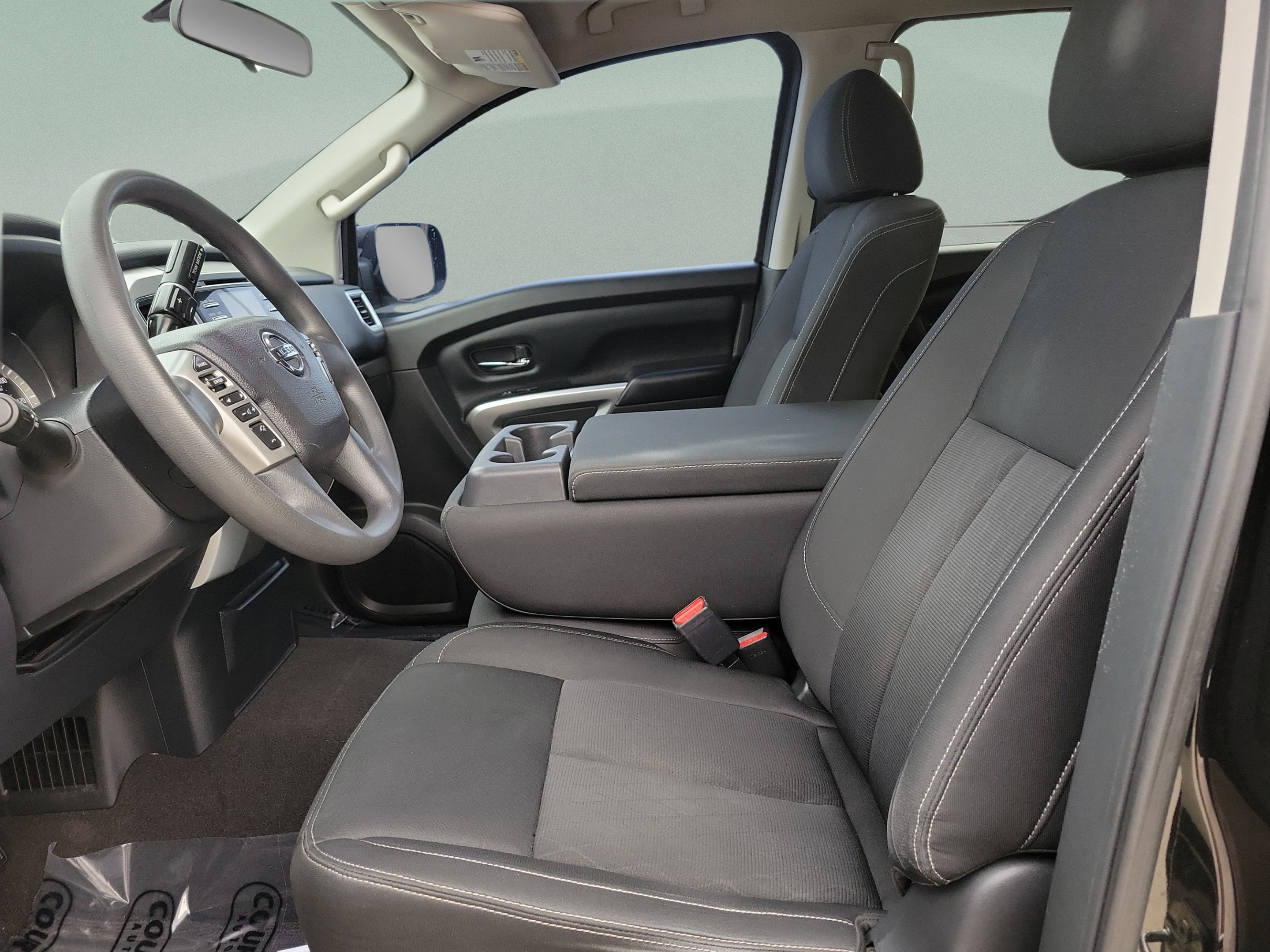 Used 2017 Nissan Titan SV RWD image 20