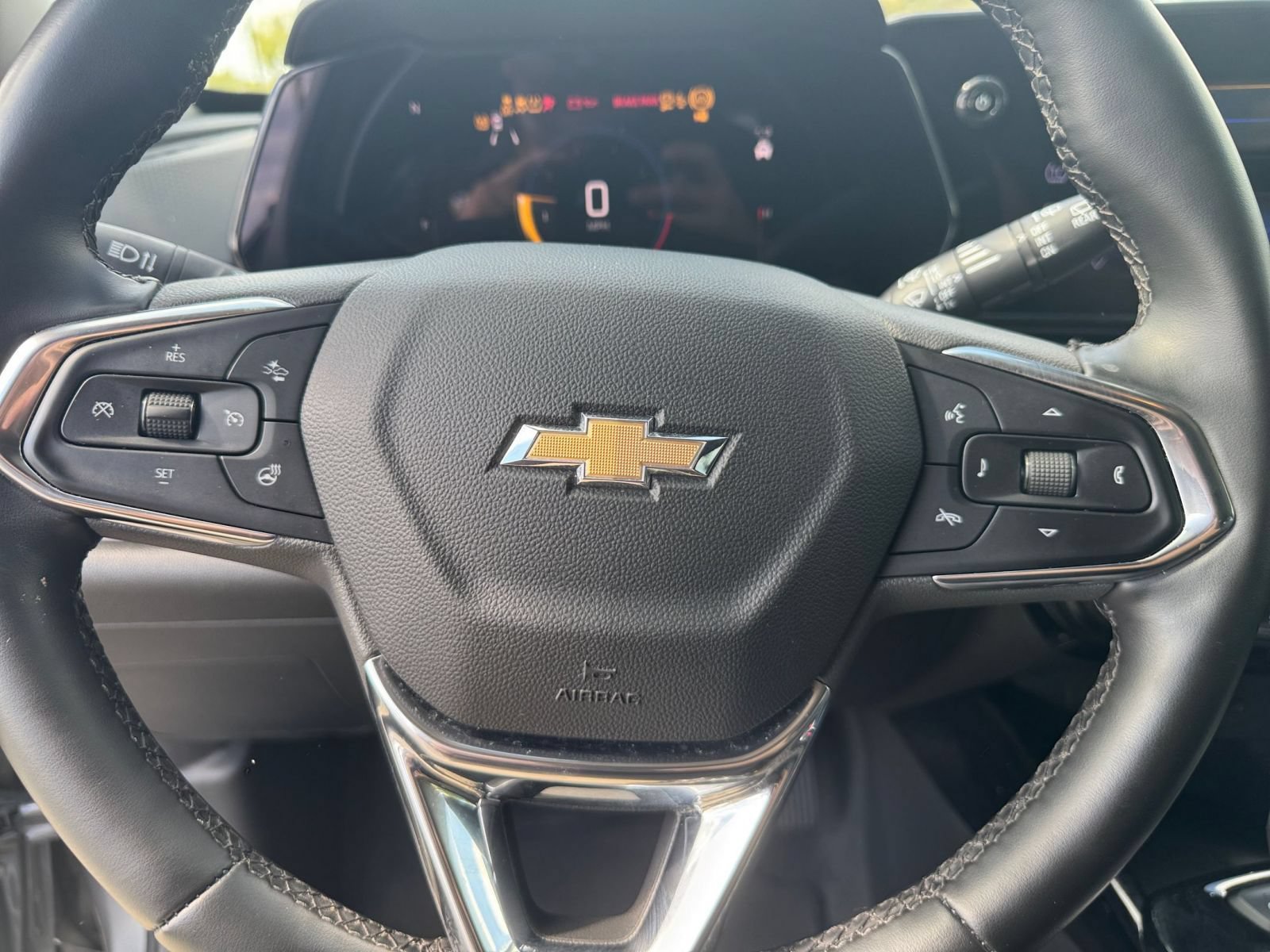 Used 2025 Chevrolet Trax LT w/ LT Convenience Package FWD image 26
