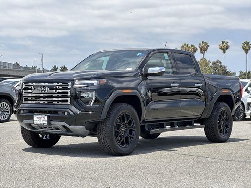 New 2026 GMC Canyon Denali w/ LPO, Denali Black Edition AWD/4WD image 6