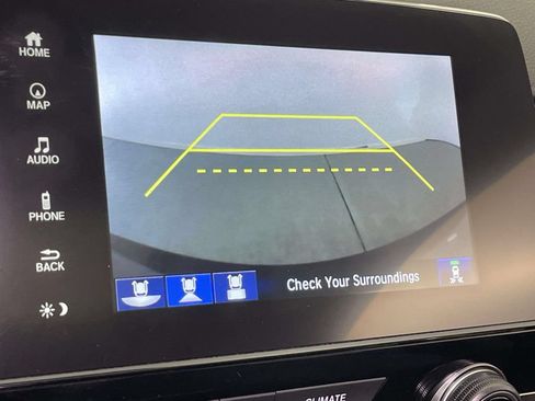 Used 2021 Honda CR-V Touring image 29