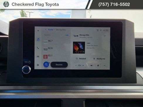 Certified 2025 Toyota Tacoma SR5 AWD/4WD image 21