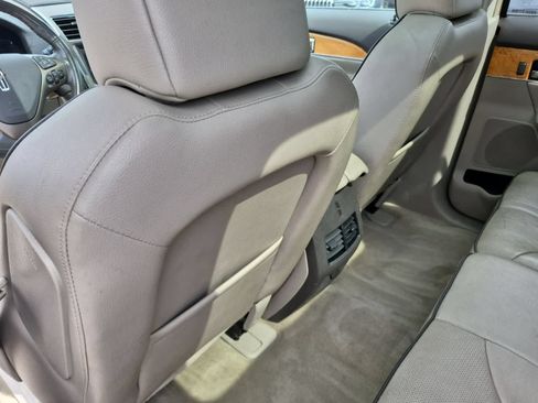 Used 2011 Lincoln MKX AWD w/ Wood Pkg image 18