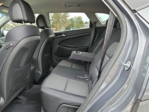 Used 2017 Hyundai Tucson SE image 12