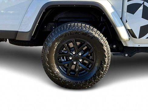 Certified 2022 Jeep Gladiator Sport image 33