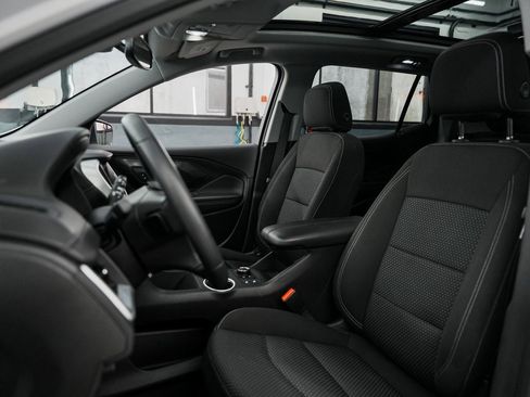 Used 2023 GMC Terrain SLE w/ Driver Convenience Package image 30