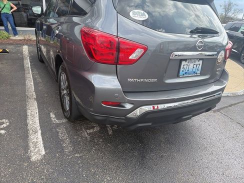 Used 2019 Nissan Pathfinder SL image 4