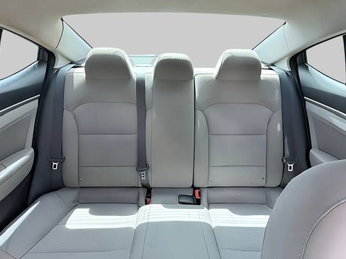 Used 2019 Hyundai Elantra SEL FWD image 11