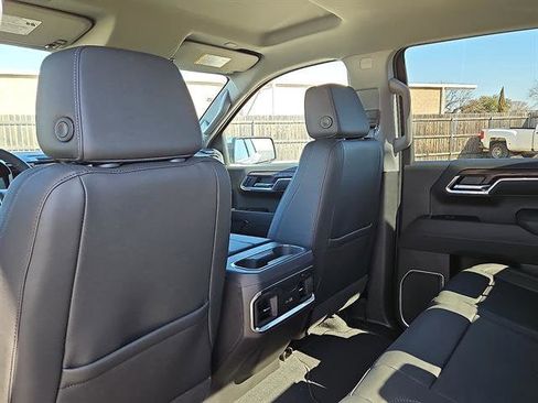 New 2026 GMC Sierra 1500 SLT image 9