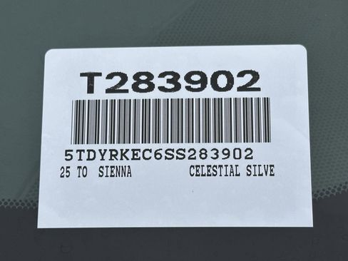 Certified 2025 Toyota Sienna XLE image 61