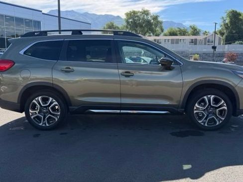 Used 2026 Subaru Ascent Limited AWD/4WD image 2
