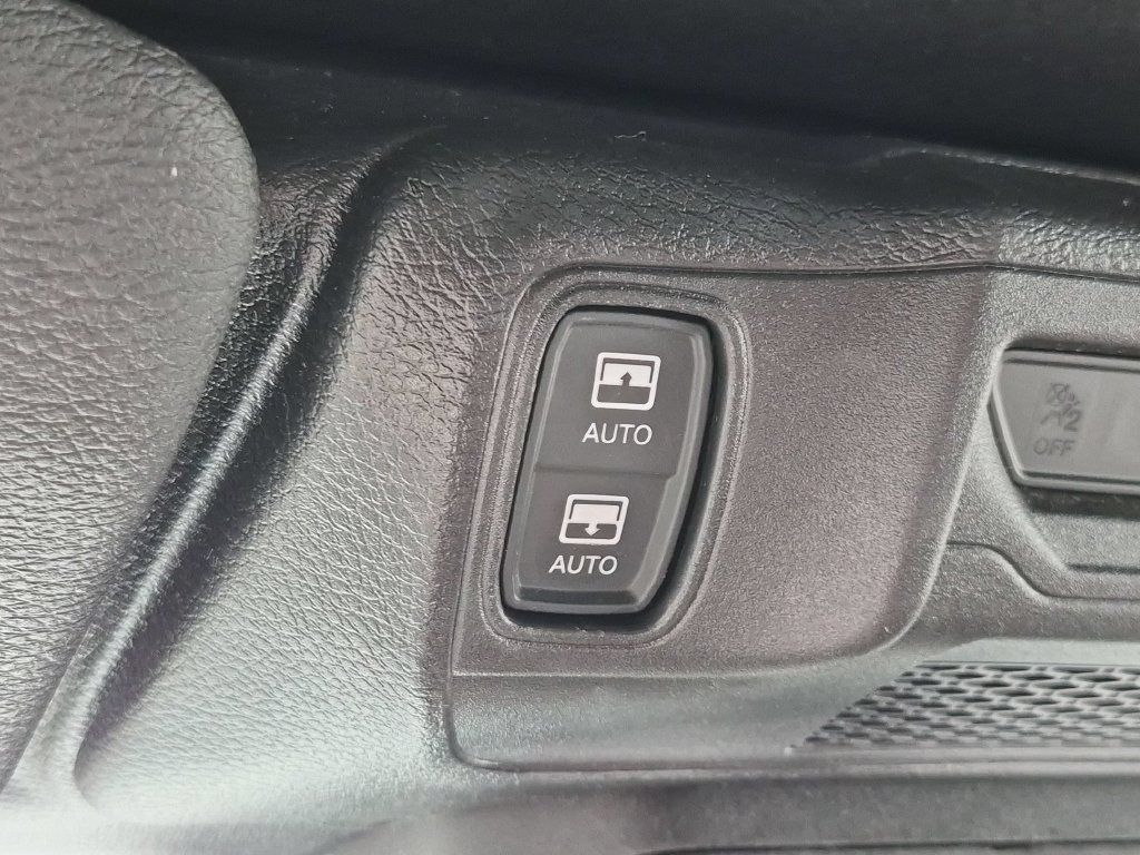 Used 2024 Jeep Wrangler Unlimited Sahara w/ Technology Group AWD/4WD image 20