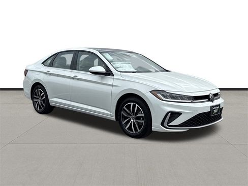 New 2026 Volkswagen Jetta SE image 3