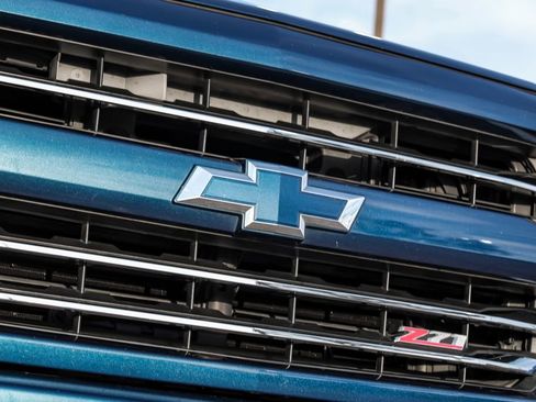 Used 2017 Chevrolet Silverado 1500 LTZ Z71 w/ LTZ Plus Package image 54