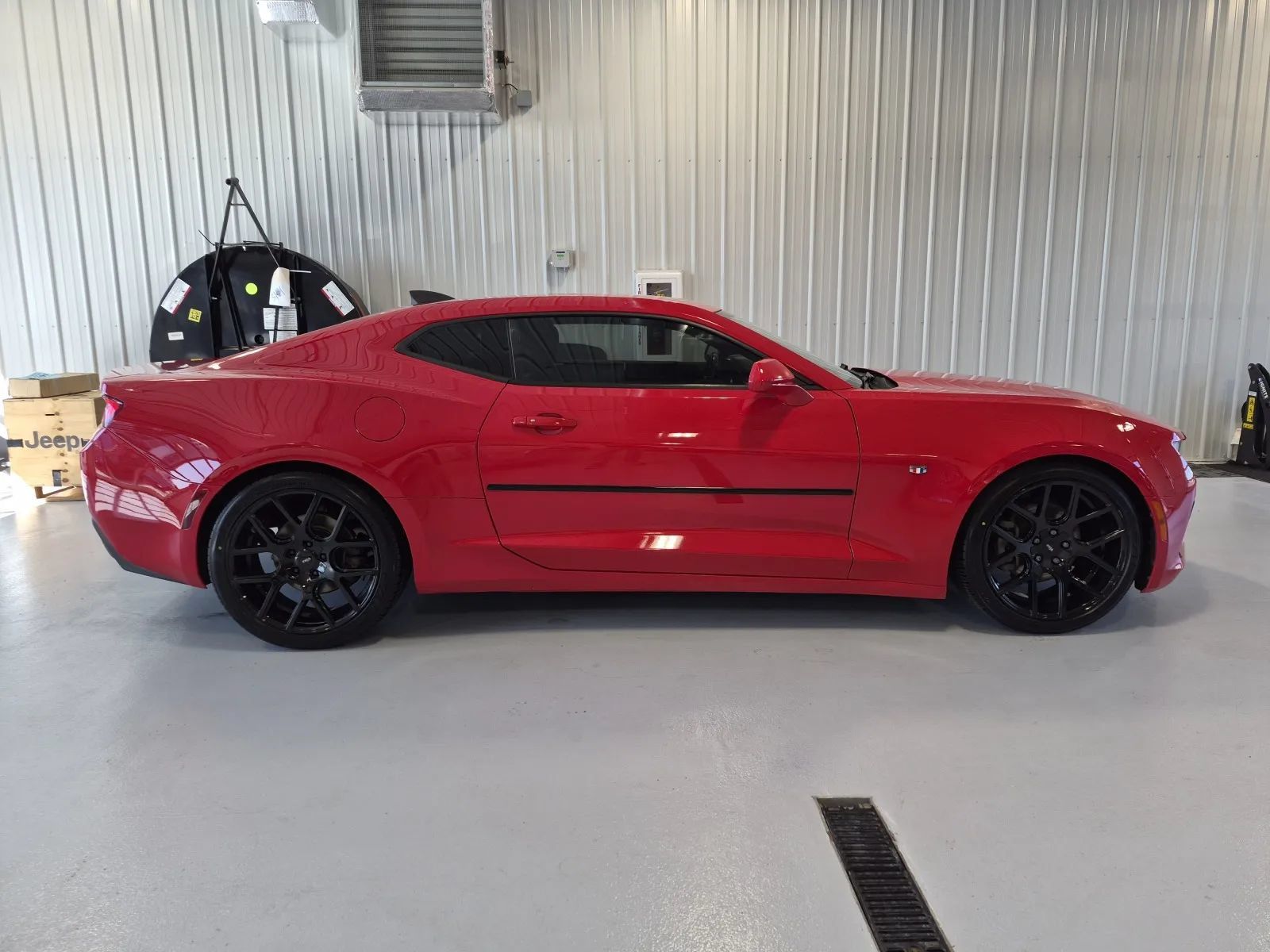 Used 2017 Chevrolet Camaro LT RWD image 2