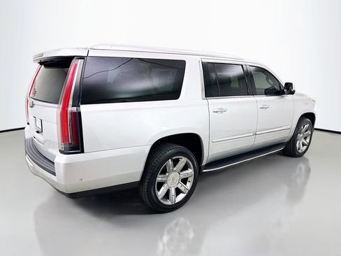 Used 2017 Cadillac Escalade ESV Luxury AWD/4WD image 7