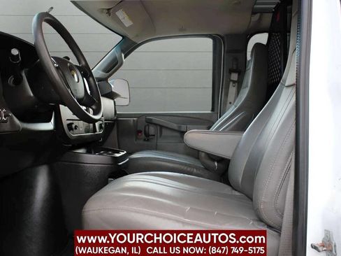 Used 2016 Chevrolet Express 2500 image 30