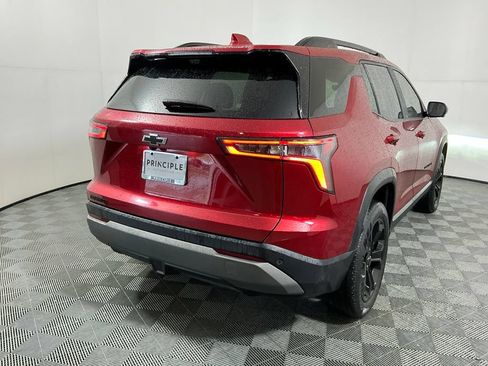 Used 2025 Chevrolet Equinox LT w/ Convenience Package II FWD image 5
