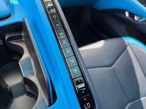 Used 2021 Chevrolet Corvette Stingray Premium Cpe w/ Z51 Performance Package RWD image 19