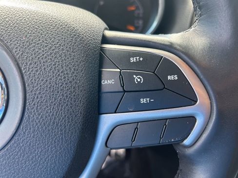 Used 2018 Jeep Grand Cherokee Limited w/ Mopar Chrome Edition Group image 44